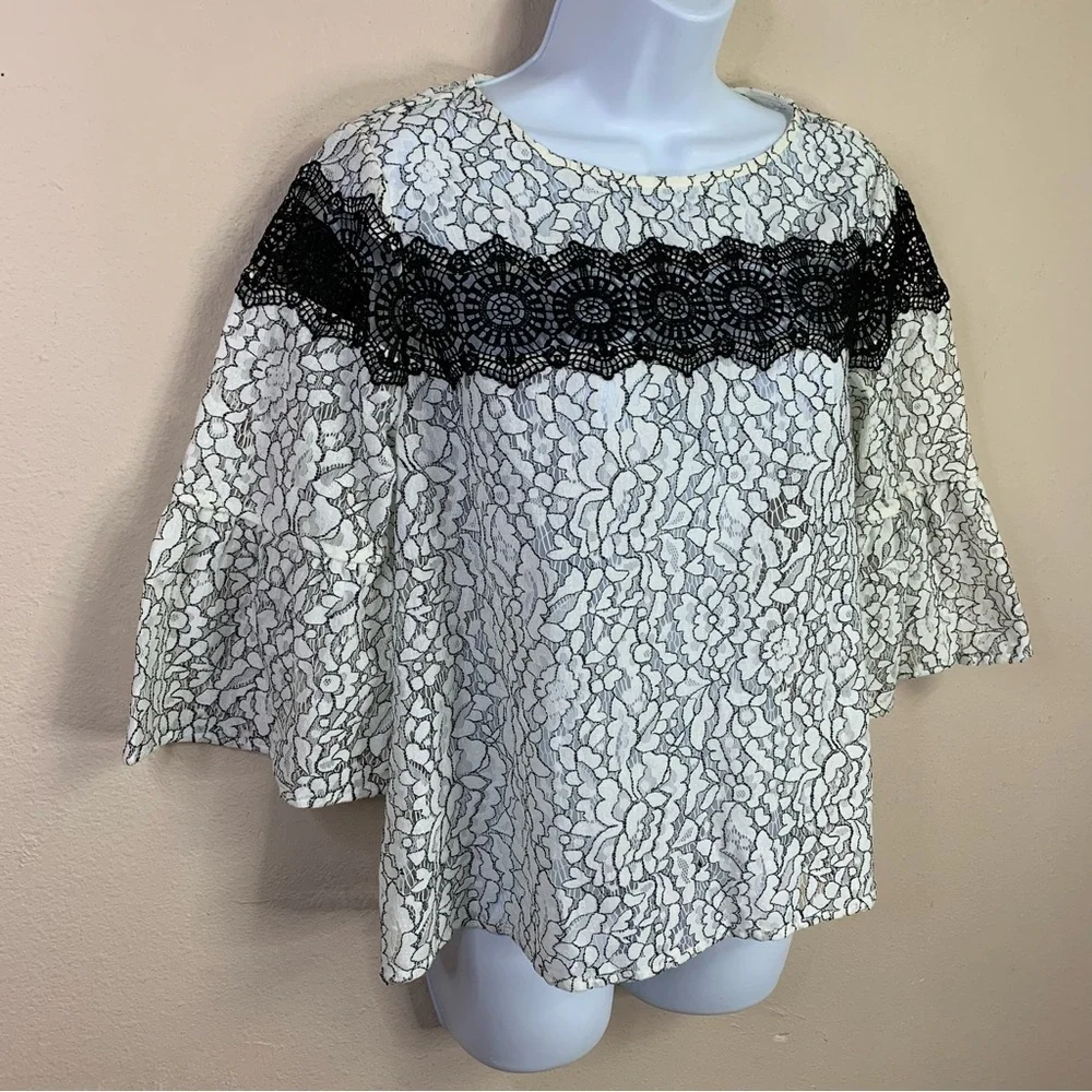 Small Ann Taylor LOFT White Lace Blouse Bell Sleeve 4 6 Peasant Semi Sheer